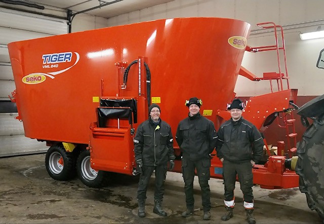 Kuvassa vasemmalta Jari, Juho ja Antti-Jussi Ilvessaari